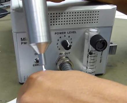 非热等离子体射流发生器MiniJet-R产生大气等离子体